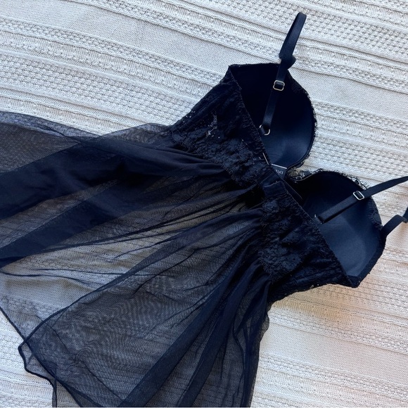 Elegant Black Lace Babydoll - Picture 5 of 7